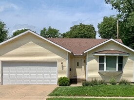 604 E Illinois St in Urbana, IL - Building Photo