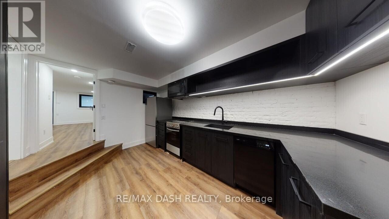 115 Winchester St in Toronto, ON - Building Photo