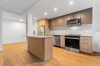 115 Tyndall Ave in Toronto, ON - Building Photo - Building Photo