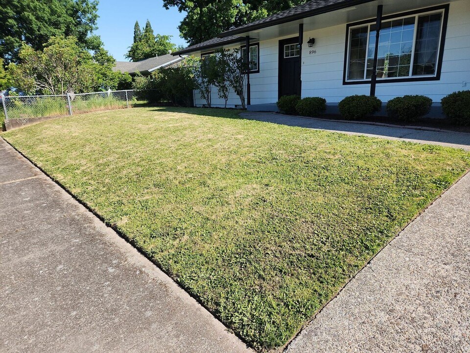 896 Mahaya Ct SE in Salem, OR - Building Photo
