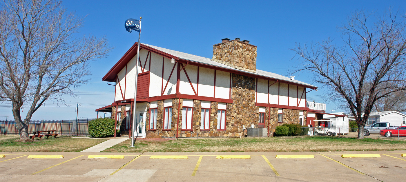 Chalet City in Crowley, TX - Building Photo