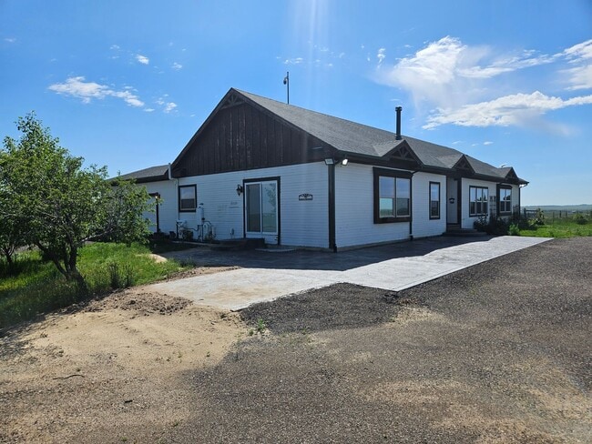 35064 Co Rd 33 in Kiowa, CO - Building Photo - Building Photo