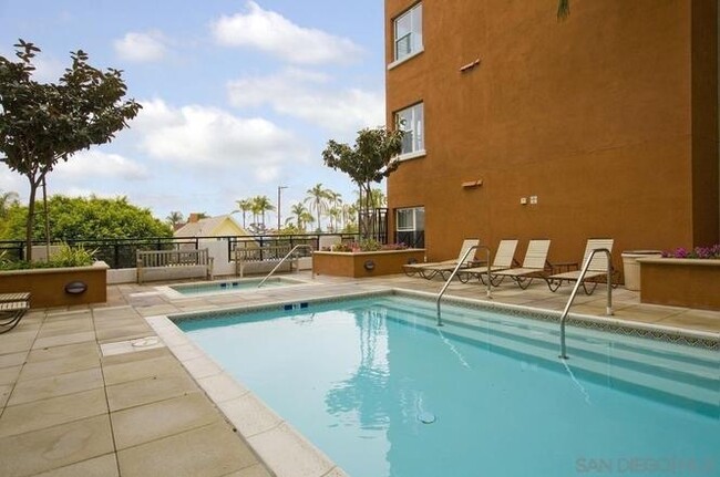 3650 5th Ave, Unit 211 in San Diego, CA - Foto de edificio - Building Photo
