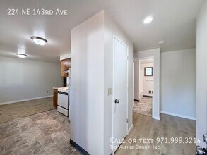 224 NE 143rd Ave in Portland, OR - Building Photo - Building Photo