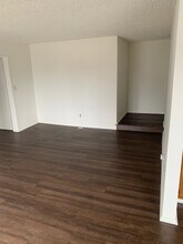 901 N Cedar St, Unit 10 in Inglewood, CA - Building Photo - Building Photo