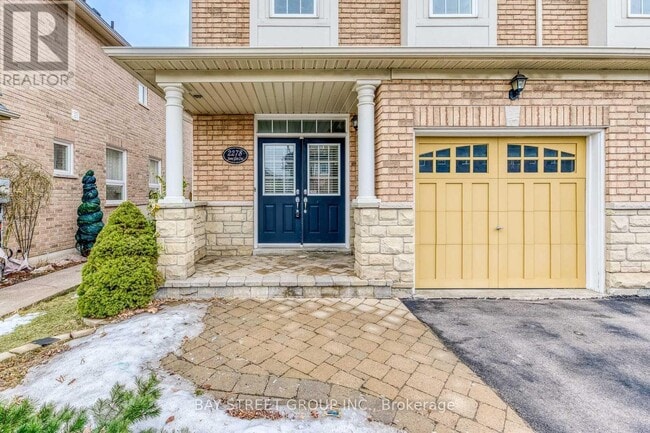 2278 Stone Glen Crescent in Oakville, ON - Building Photo - Building Photo