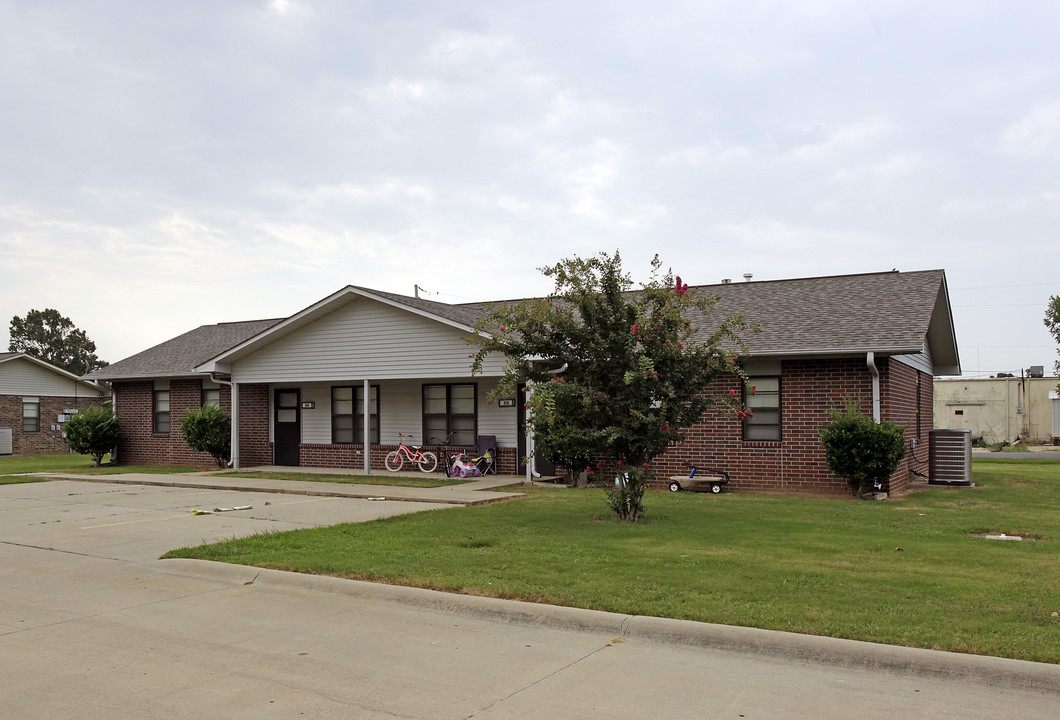 Waggnoer Cove in Lonoke, AR - Building Photo