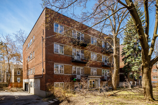 5730 De Darlington Av in Montréal, QC - Building Photo - Building Photo