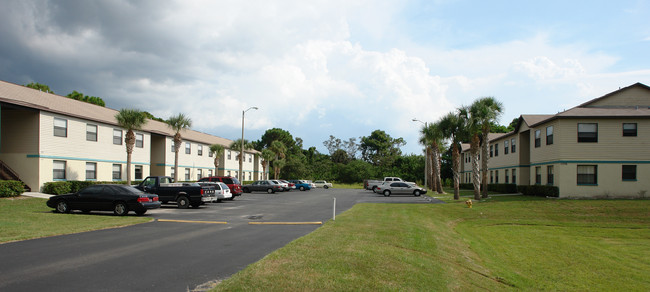 Bay Point Apartments in Port Richey, FL - Foto de edificio - Building Photo