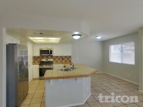2881 Deep Creek Ln in Las Vegas, NV - Building Photo - Building Photo