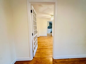 171 crescent st, Unit 3R in Northampton, MA - Building Photo - Building Photo