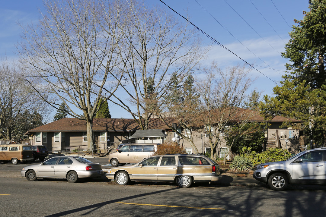 Prescott Terrace Apartments in Portland, OR - Building Photo