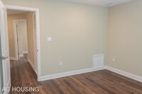 5619 Warrington Ave photo'