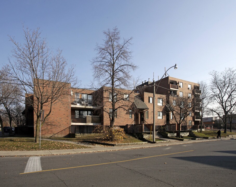 Frankel Lambert II in Toronto, ON - Building Photo