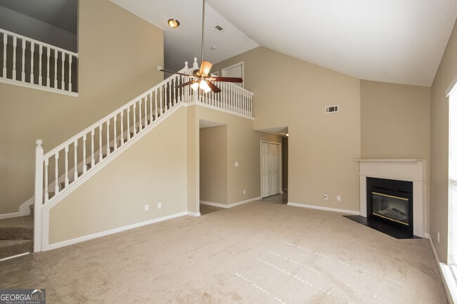 1269 Creekview Cir in Riverdale, GA - Foto de edificio - Building Photo