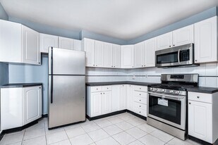 92 Pine St, Unit #2 in Malden, MA - Building Photo