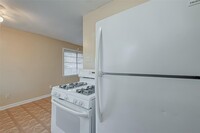 5220 Chapman St photo'