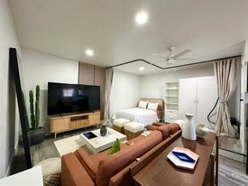 7547 Garden Grove Ave in Los Angeles, CA - Building Photo