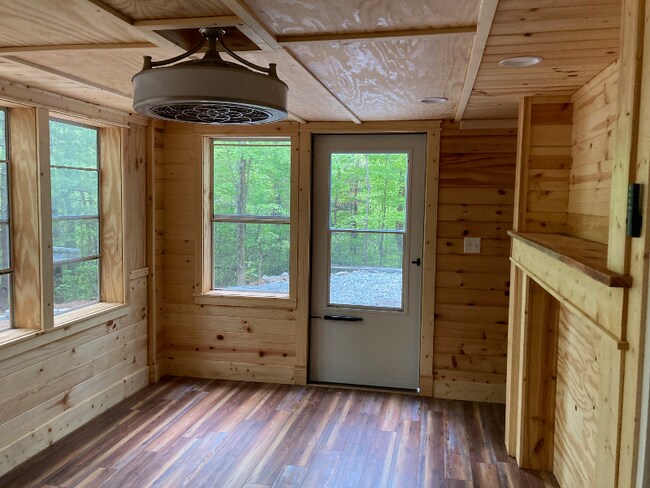 10 Lakemont Cottage Trail in Flat Rock, NC - Building Photo - Building Photo