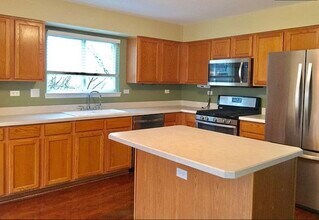 2003 Sudbury St in Naperville, IL - Building Photo - Building Photo