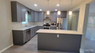 125 Merchants Ave in South Plainfield, NJ - Building Photo - Building Photo