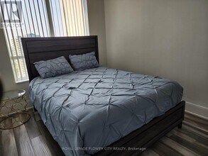 330-1330 Burnhamthorpe Rd W in Mississauga, ON - Building Photo - Building Photo