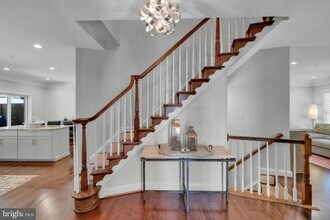 1023 Grand Oak Way in Rockville, MD - Building Photo - Building Photo
