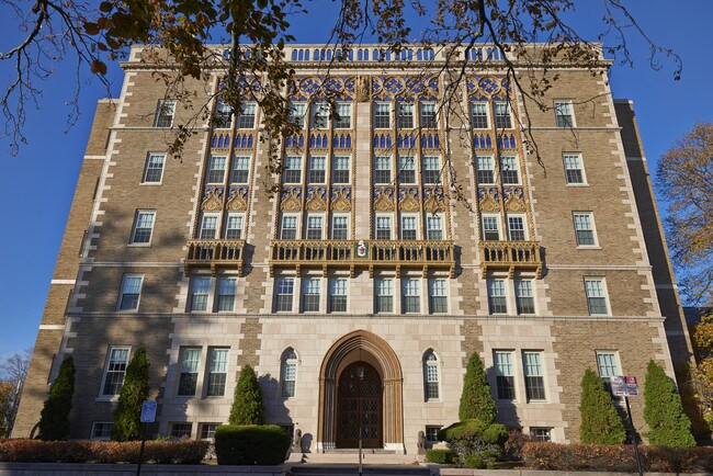 The Katz and Leavitt Apartment House in Worcester, MA - Foto de edificio - Building Photo