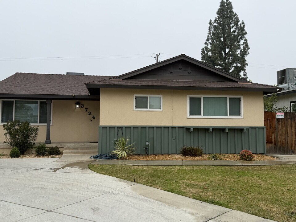 3724 Garnsey Ln in Bakersfield, CA - Foto de edificio