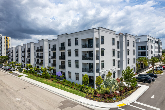 West End at City Walk in Ft. Myers, FL - Building Photo - Building Photo