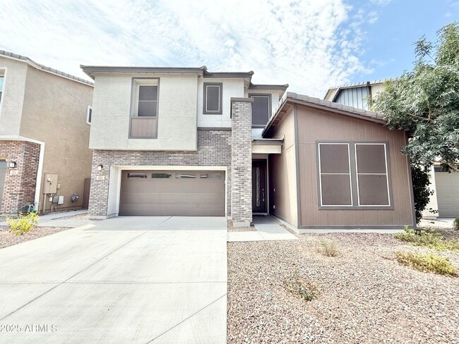 property at 735 W Derringer Way