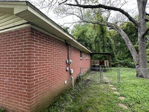 170 E 10th St in Tupelo, MS - Building Photo - Building Photo