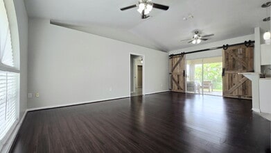 8013 Sandpiper Rd in Ft. Myers, FL - Building Photo - Building Photo