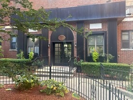 155-01 90th Ave in Queens, NY - Building Photo