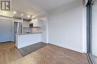 57 St Joseph St in Toronto, ON - Building Photo - Building Photo