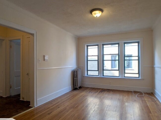 2332 N Spaulding Ave in Chicago, IL - Building Photo - Building Photo