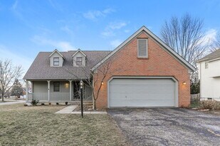 35 Gayle Dr, Unit AUCQXY in Pickerington, OH - Building Photo