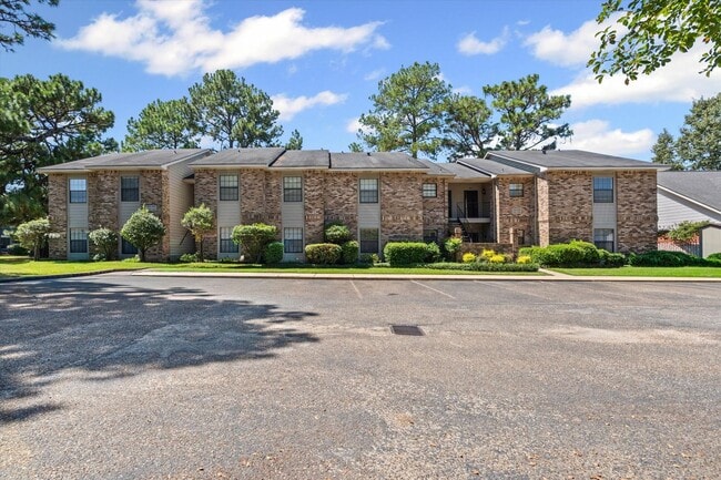 property at 1260 Sutton Ct