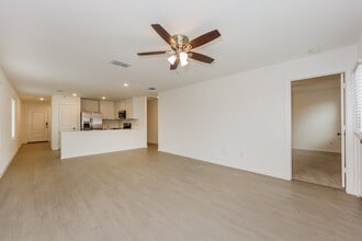 1219 Maple St in Wilmer, TX - Foto de edificio - Building Photo