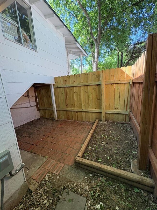 4500 Avenue D Ave in Austin, TX - Building Photo - Building Photo