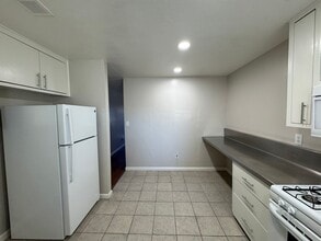 1800 Orange St in Bakersfield, CA - Building Photo - Building Photo