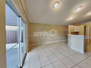 12605 Parkbury Dr in Orlando, FL - Foto de edificio - Building Photo