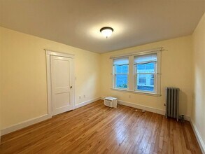 67 Fairfax St, Unit 1 in Somerville, MA - Foto de edificio - Building Photo