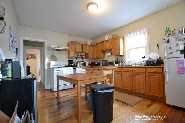 31 Justin Rd, Unit 1