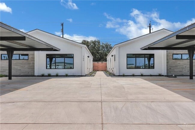 11 Oriole Rd in Weslaco, TX - Building Photo - Building Photo