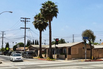 4001 W 104th (10327 S Prairie) in Inglewood, CA - Building Photo - Other