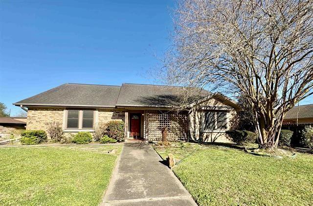 1218 Meadowridge Dr in Beaumont, TX - Building Photo