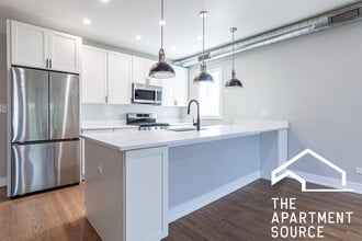 2641 W Carmen Ave, Unit 2 in Chicago, IL - Building Photo - Building Photo
