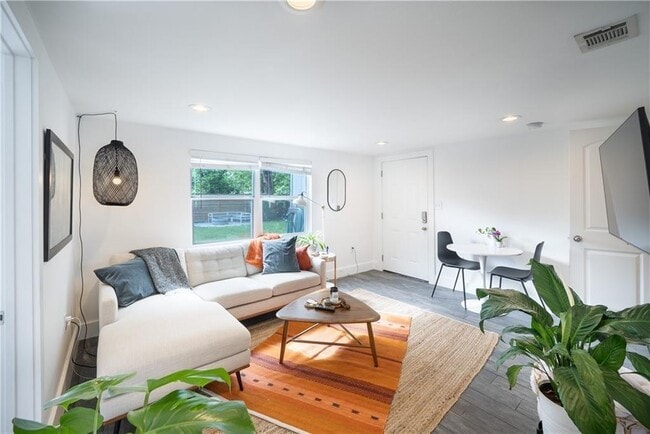 property at 1119 Gunter St