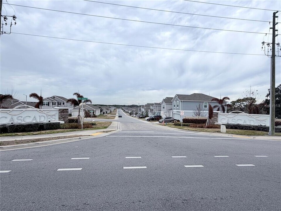 824 Horsetail Dr in Davenport, FL - Building Photo